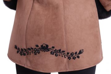 Short 'Anett lambskin coat with black hand-made embroidery - 06